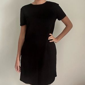 Black T-Shirt Dress with Pockets / Size S
